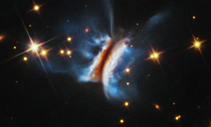 Хаббл показал хаос в планетном инкубаторе Чивито Дракулы