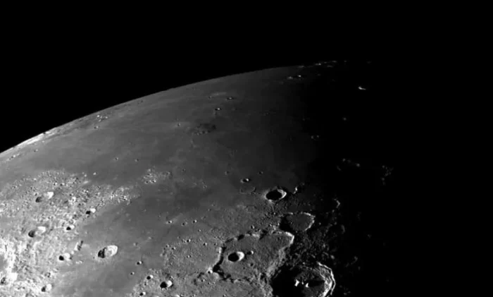 Лунная вода могла образоваться из вещества Земли